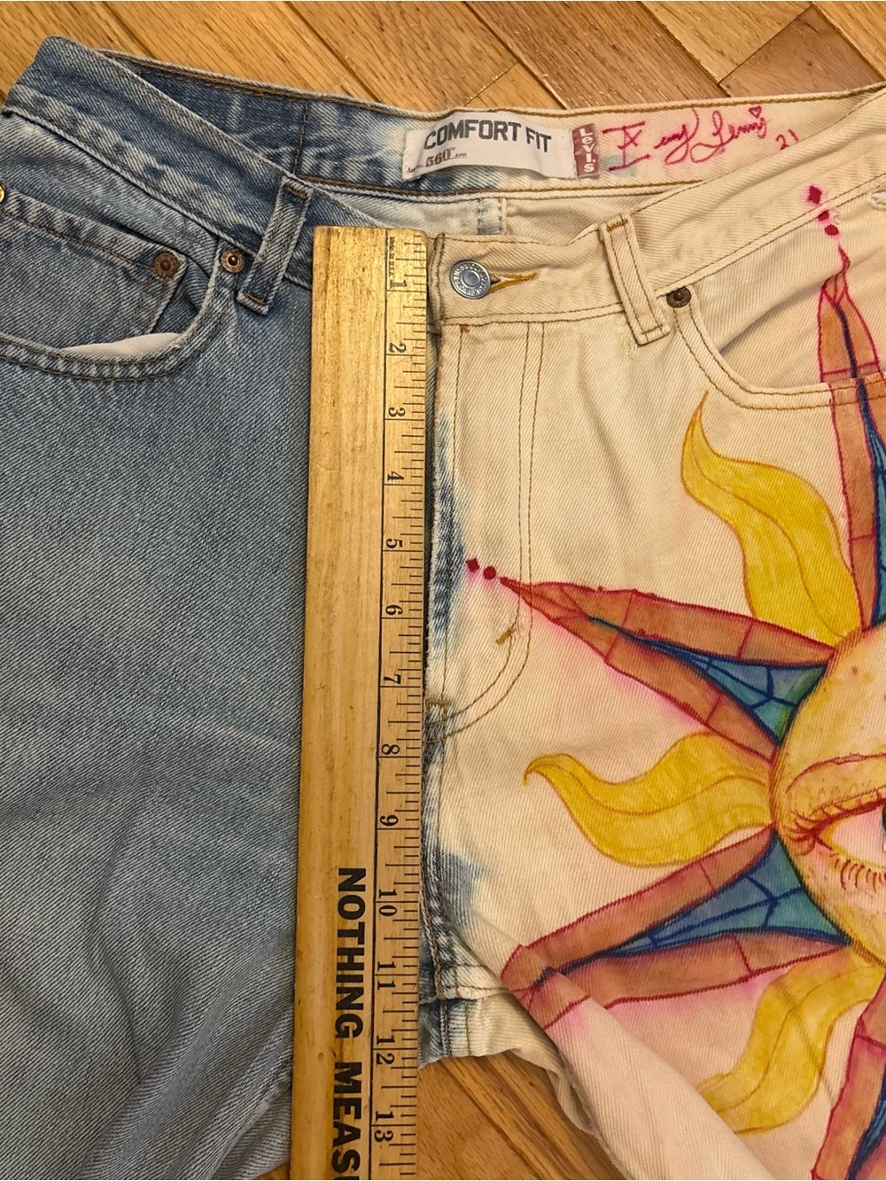 Vtg Levi's 560 Jeans Hand Painted 34x30 Loose Tapered Celestial Art Sun Festival - Picture 5 of 12